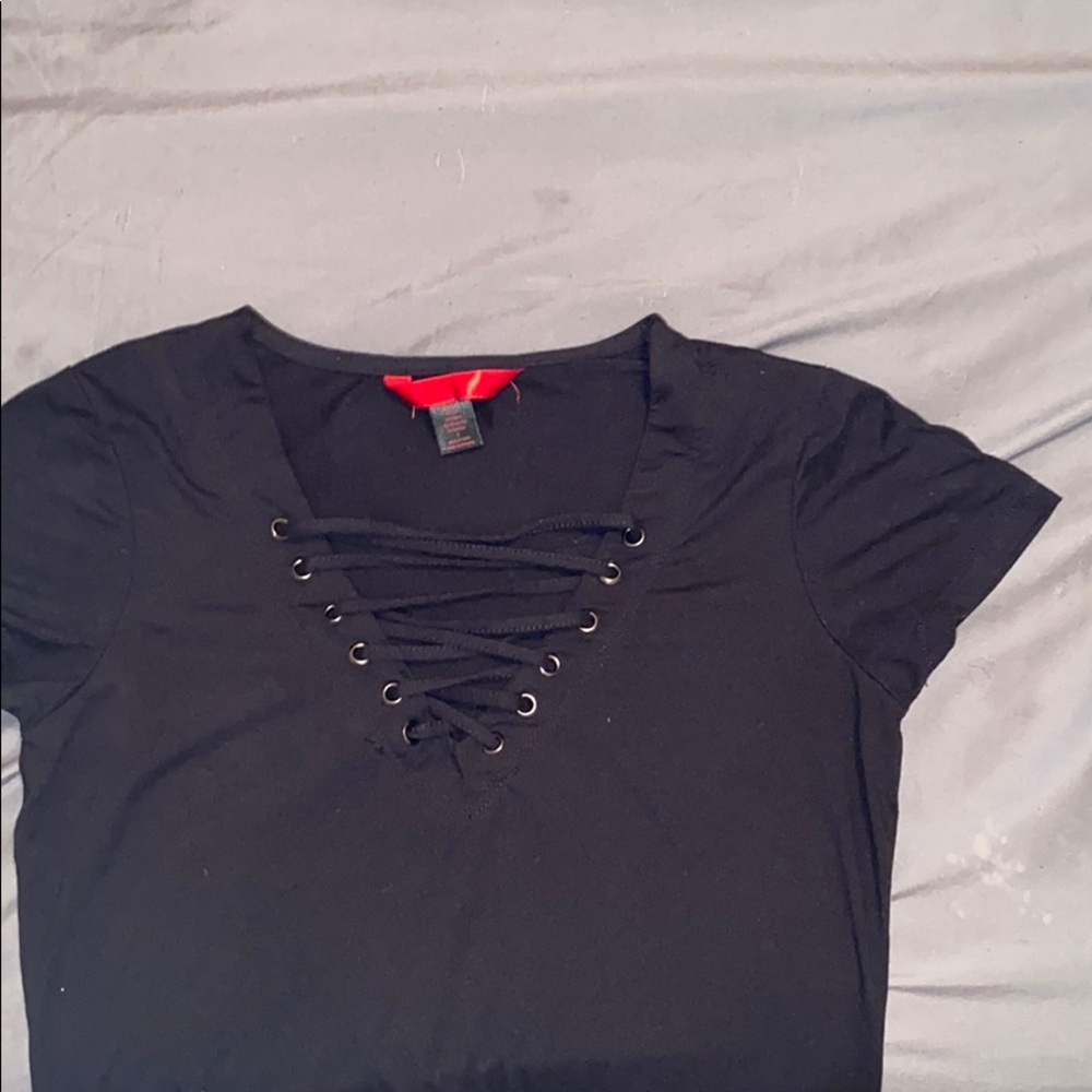 Black tee